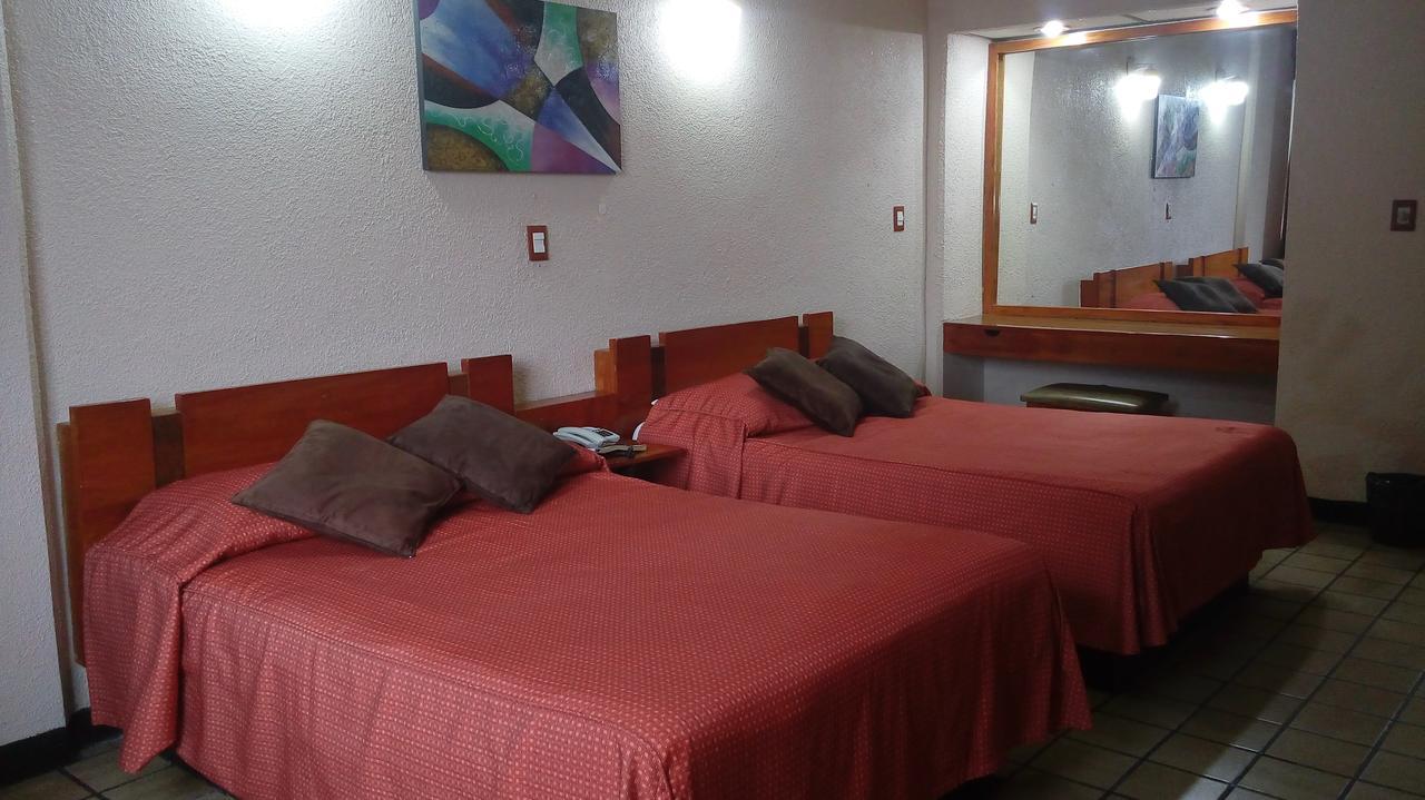 Hotel Cabildos 塔帕丘拉 外观 照片