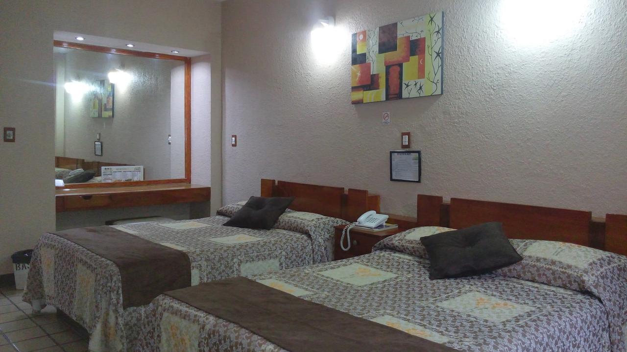 Hotel Cabildos 塔帕丘拉 外观 照片